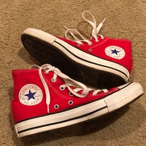 Red converse 🌹